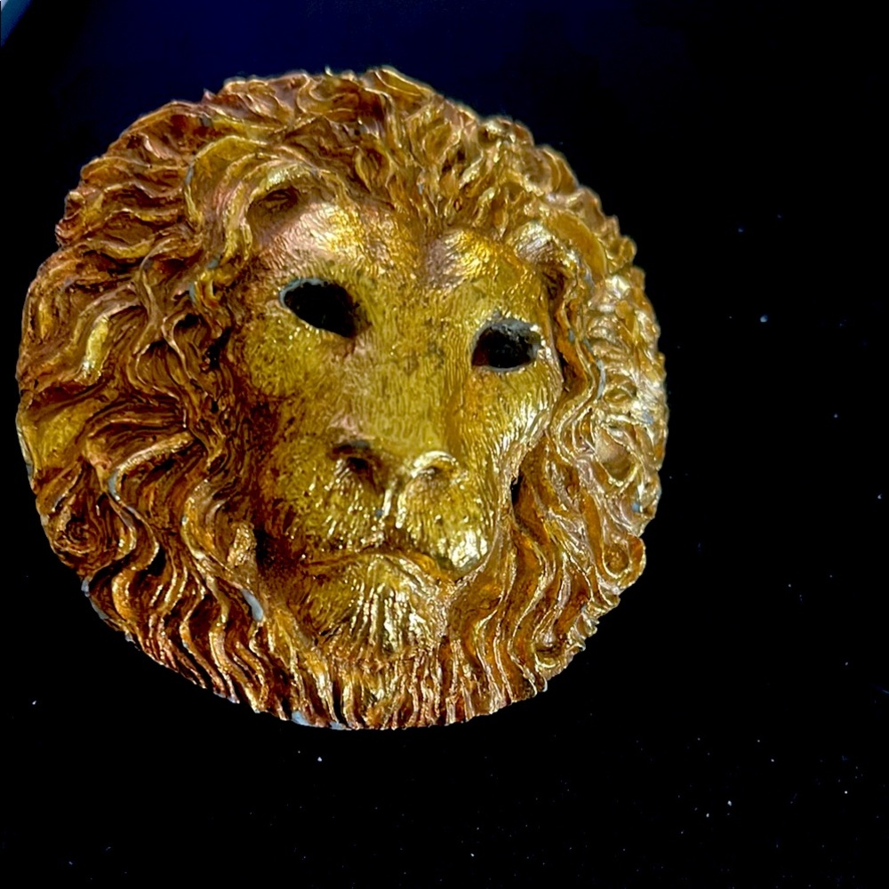 Vintage 1980s Cast Resin Lions Head Belt Buckle - Unique Charmant Figural Design